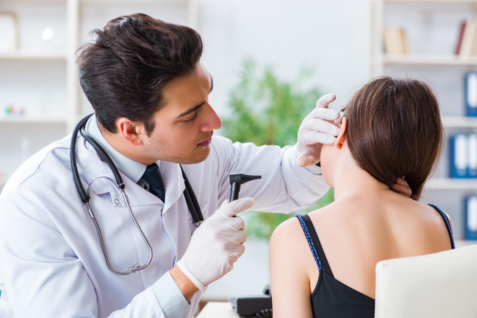 ENT doctor Hyderabad explaining key warning symptoms that require immediate ENT consultation.